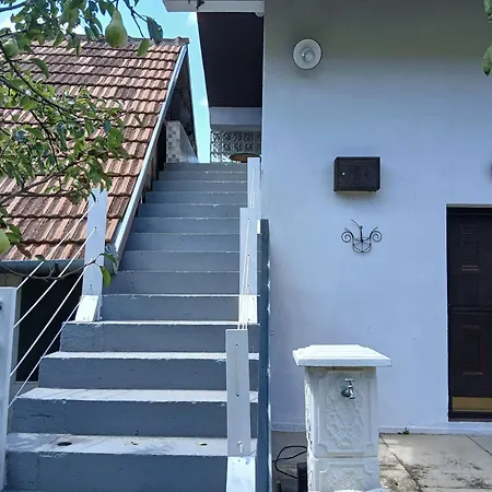 Tesla Vikendica Semesterbostad *